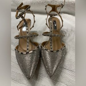 INC Pump (size 9) gold pearl 3” heel (gently worn)